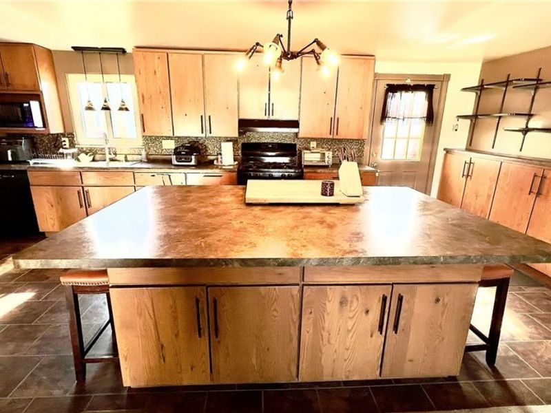 2933 Crestwood Drive NW, Warren, OH 44485 Photo 8