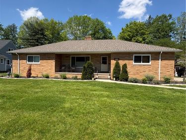 5646 Onaway Oval, Parma, OH 44130
