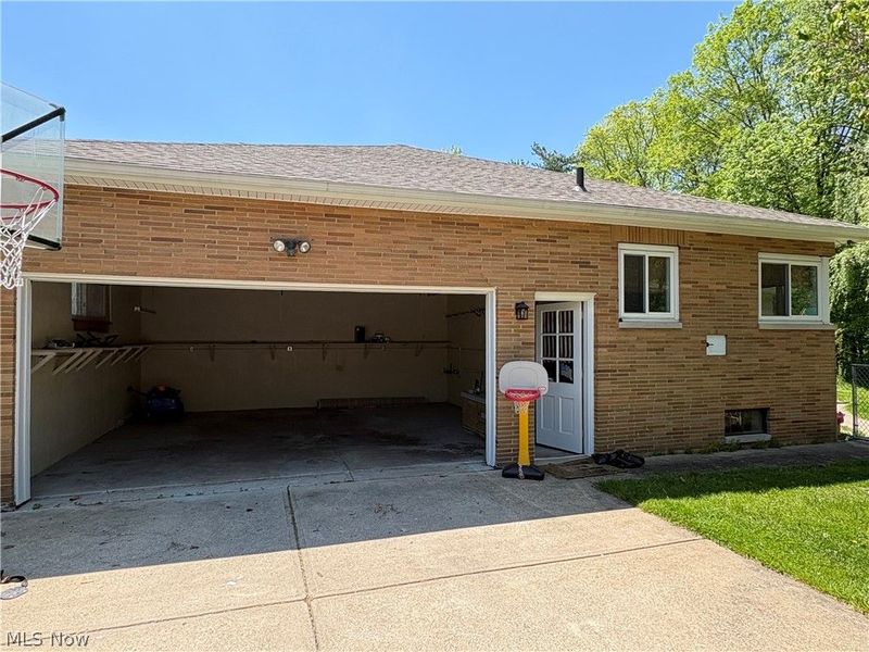 5646 Onaway Oval, Parma, OH 44130 Photo 4