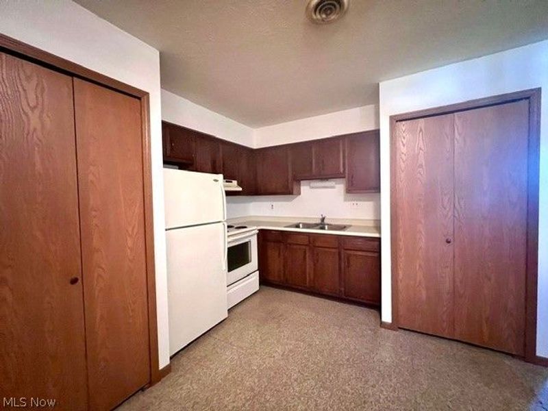 122 Royal Crest Drive, Unit G, Seville, OH 44273 Photo 5