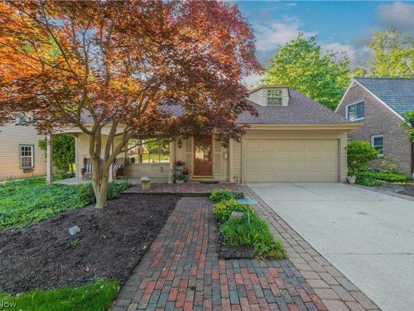 377 Lake Park Drive , Bay Village, OH 44140