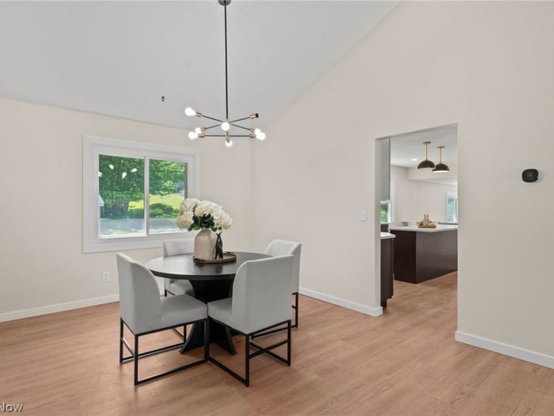 6704 Cheryl Ann Drive , Seven Hills, OH 44131 Photo 8