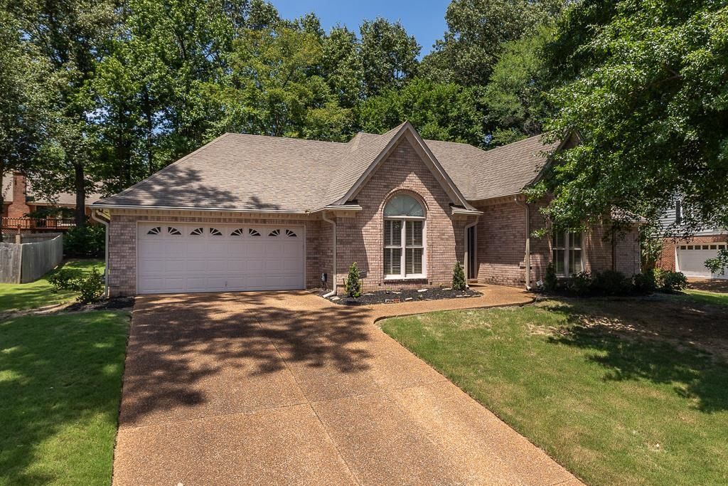 8668 Wood Mills Dr W, Memphis, TN 38016 Main Photo