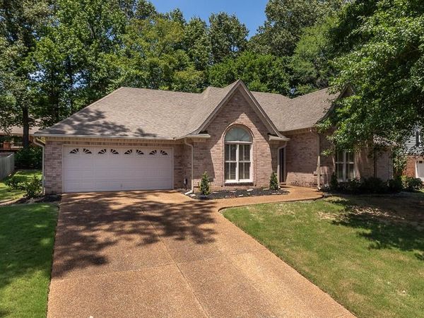 8668 WOOD MILLS DR W, Memphis, TN 38016