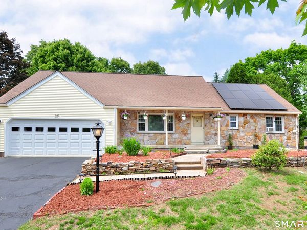 25 Hampshire , Glastonbury, CT 06033