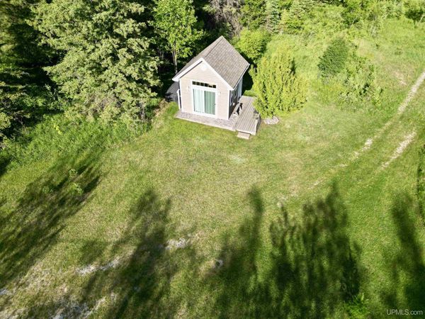 801 W Tichelaar Road, Breen Twp, MI 49834