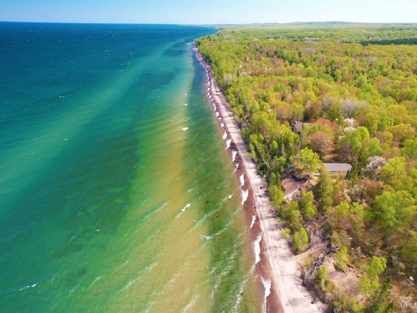 57583 Lakeshore Drive, Hancock Twp, MI 49930
