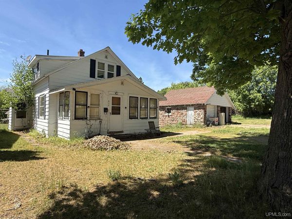 517 Wilson Avenue, Kingsford, MI 49802