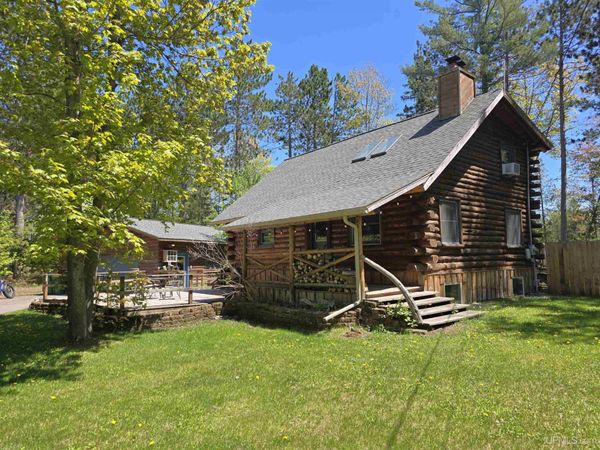 240 Timber Lane, Chocolay Twp, MI 49855