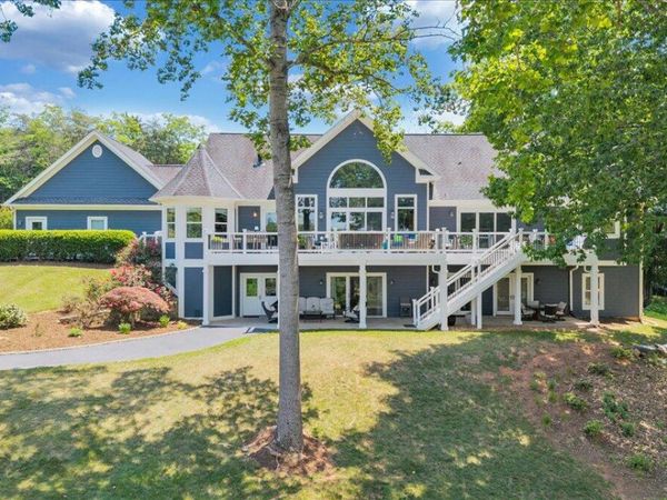 140 Peaks View DR , Moneta, VA 24121