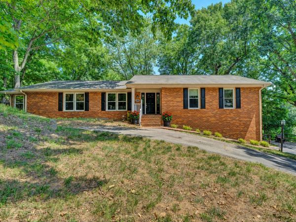 4189 Toddsbury DR , Vinton, VA 24179