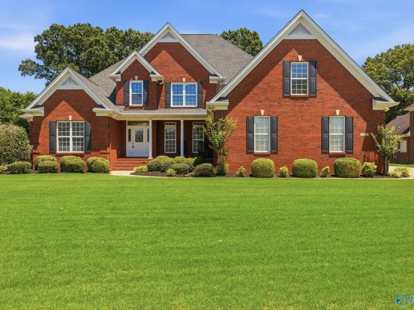2018 Englewood Place SW, Decatur, AL 35603