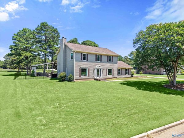4528 Arrowhead Drive SE, Decatur, AL 35603