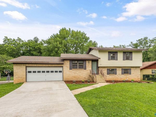 3714 Pecan Grove Drive NW, Huntsville, AL 35810