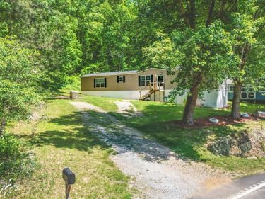 1380 State Highway 472 , Manchester, KY 40962