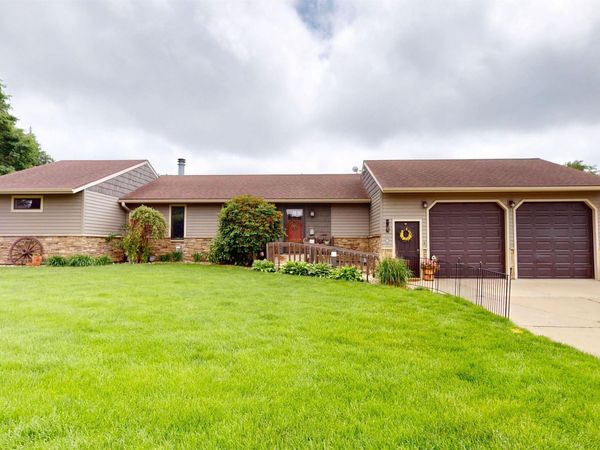 401 CENTENNIAL DR, Cherokee, IA 51012