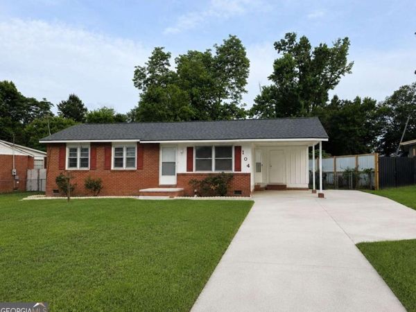 104 Delaware Avenue, Warner Robins, GA 31093