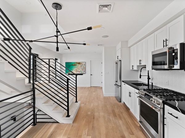 631 Saratoga St, Unit 4, Boston, MA 02128