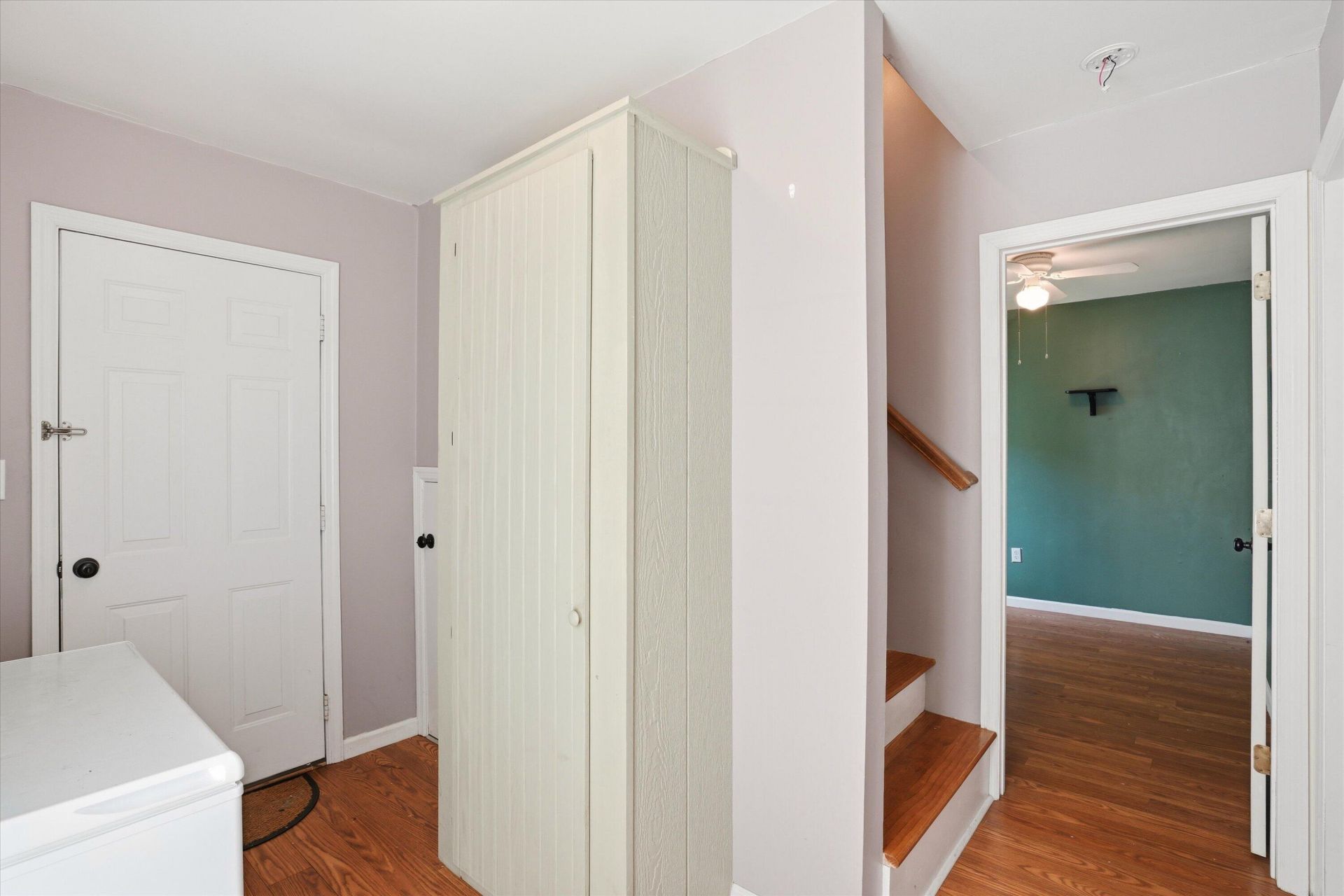 204 Oxford Way Photo 19