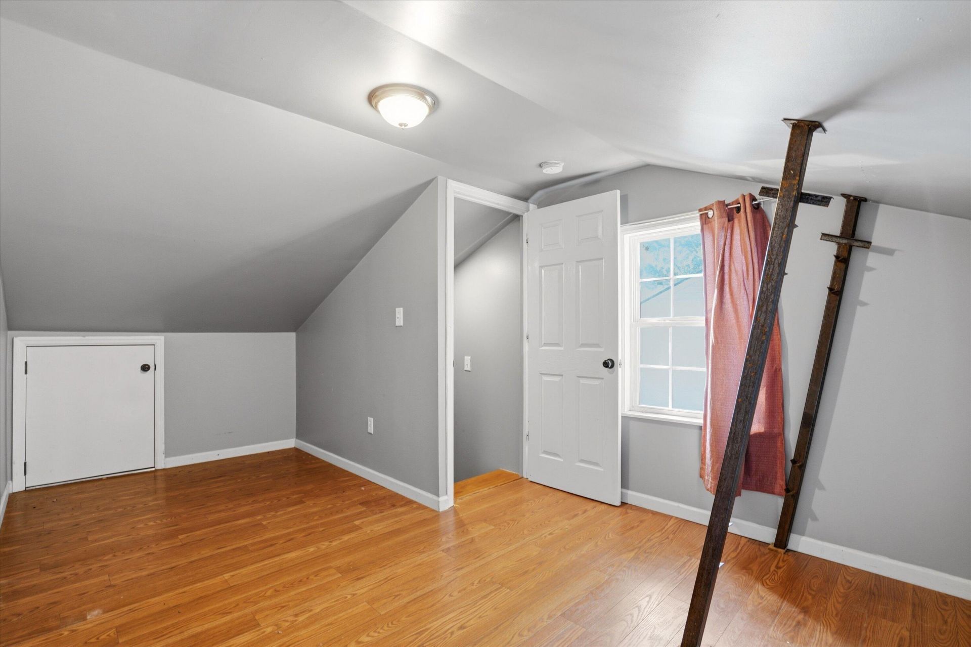 204 Oxford Way Photo 21