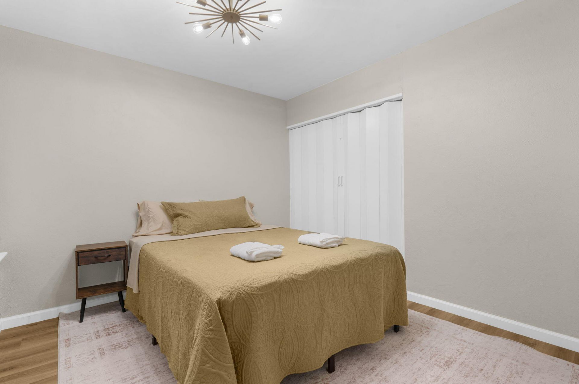 332 Macgregor Drive Photo 15