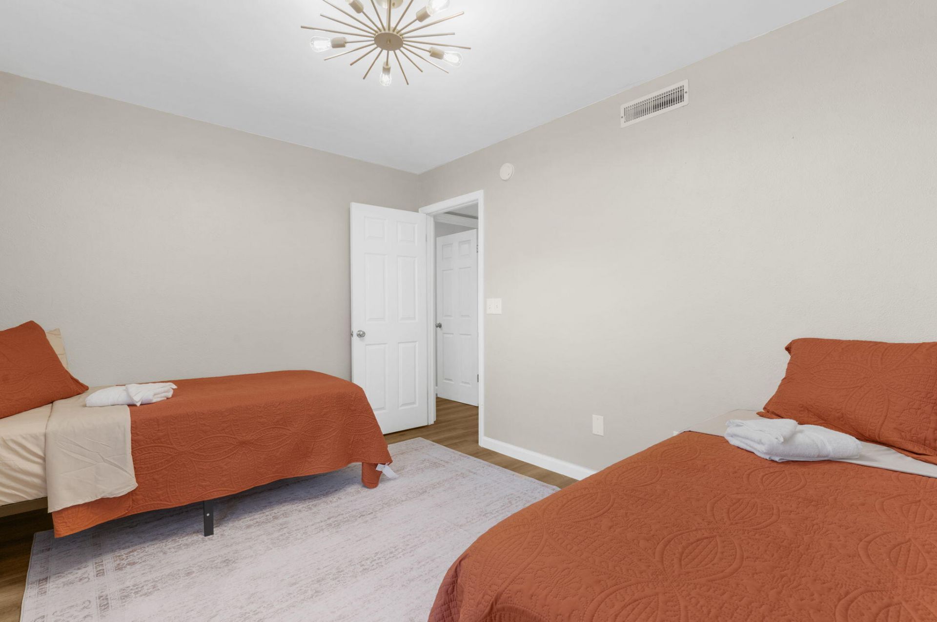 332 Macgregor Drive Photo 18