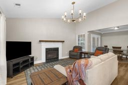 332 Macgregor Drive photo 4