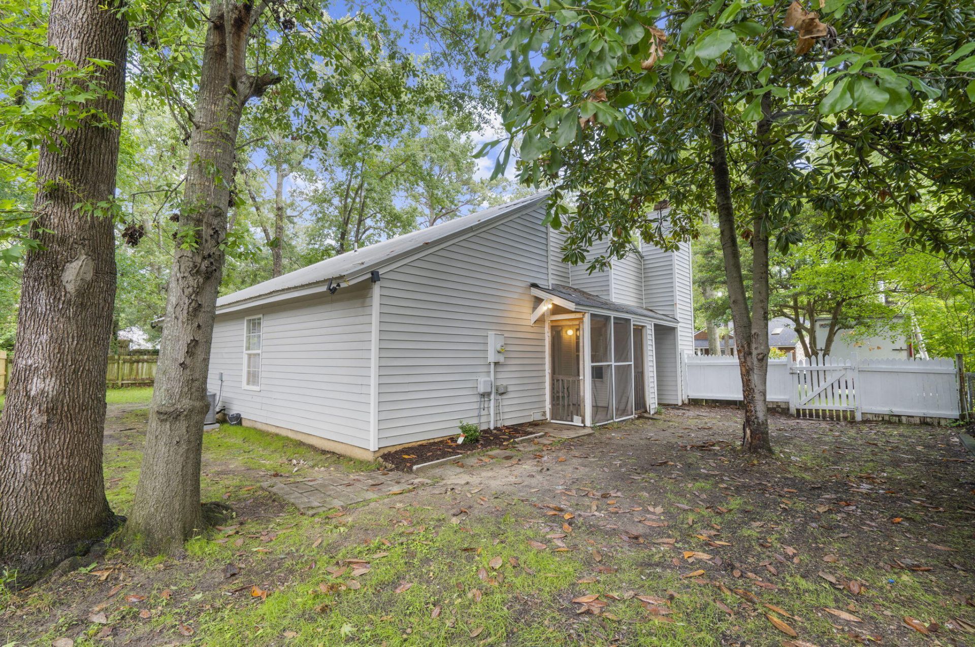 332 Macgregor Drive Photo 23