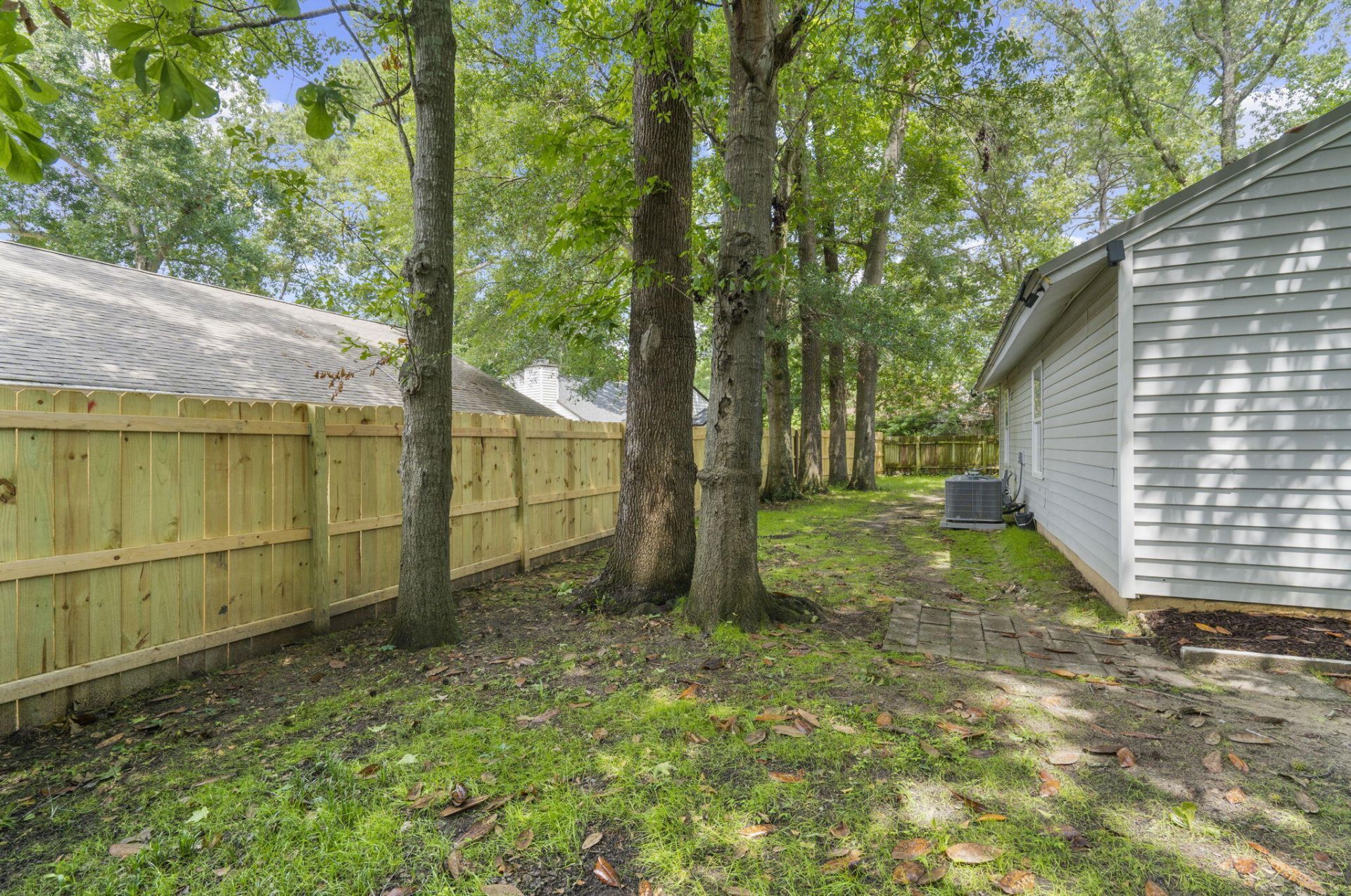 332 Macgregor Drive Photo 24