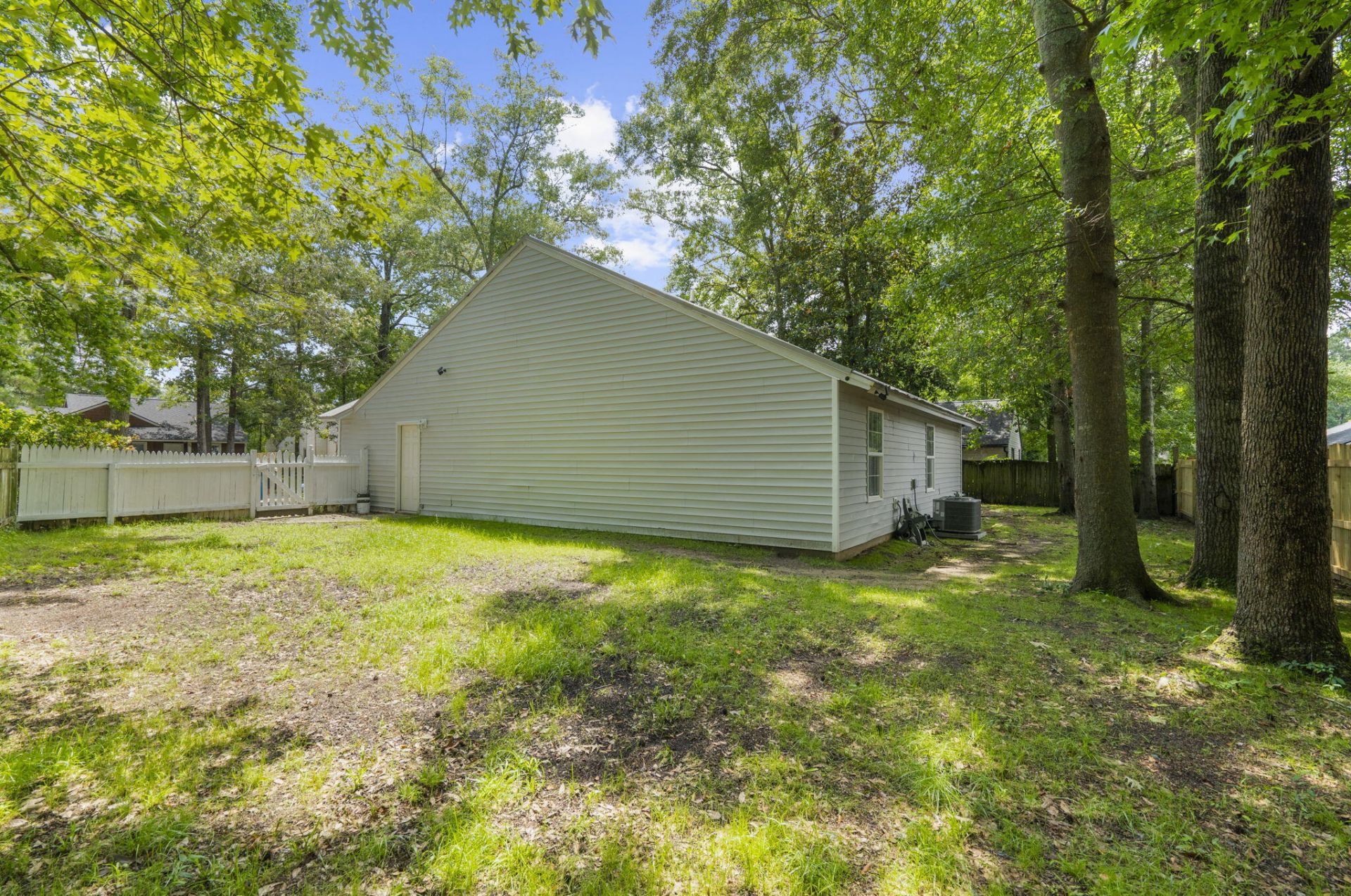 332 Macgregor Drive Photo 25
