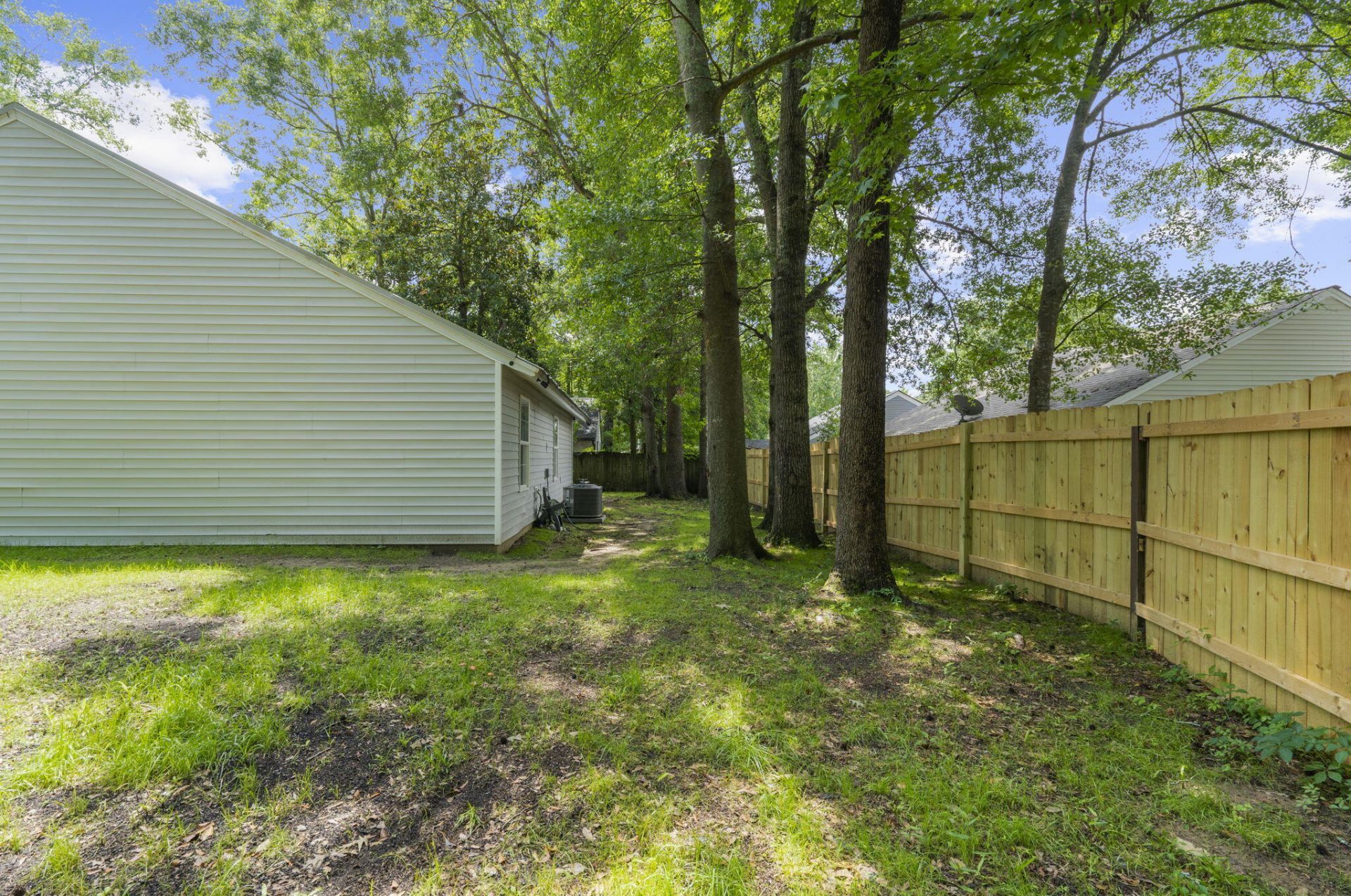 332 Macgregor Drive Photo 26