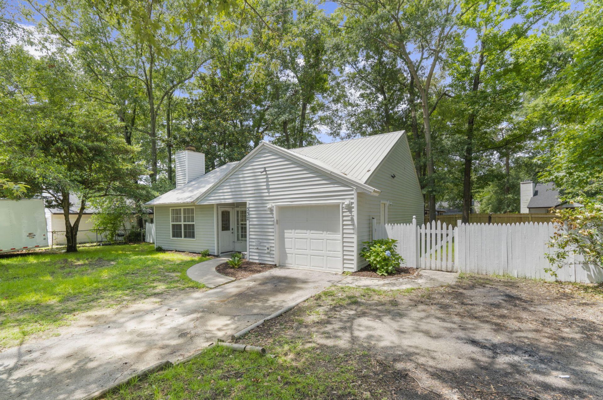 332 Macgregor Drive Photo 28