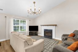 332 Macgregor Drive photo 4