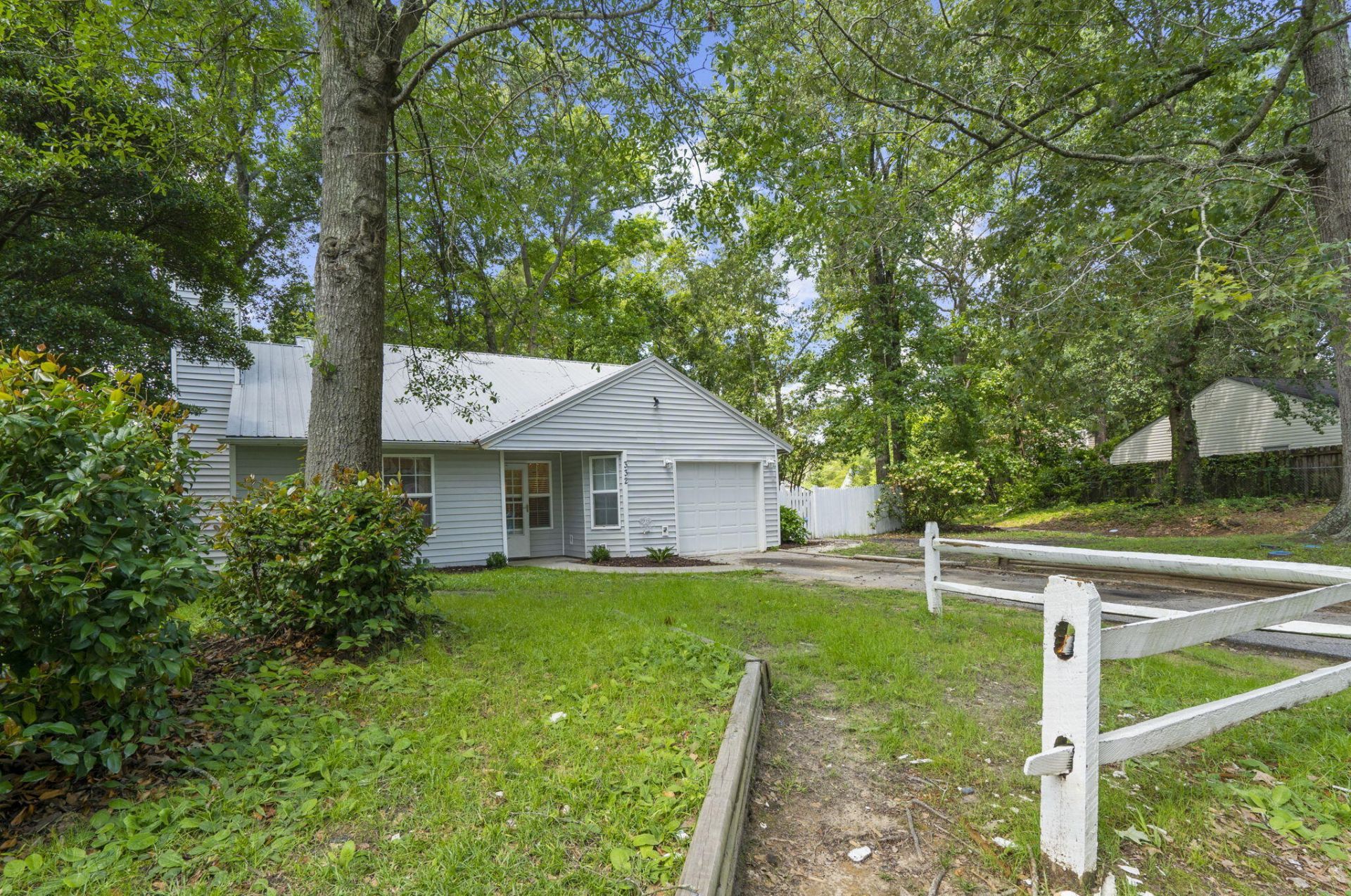 332 Macgregor Drive Photo 30