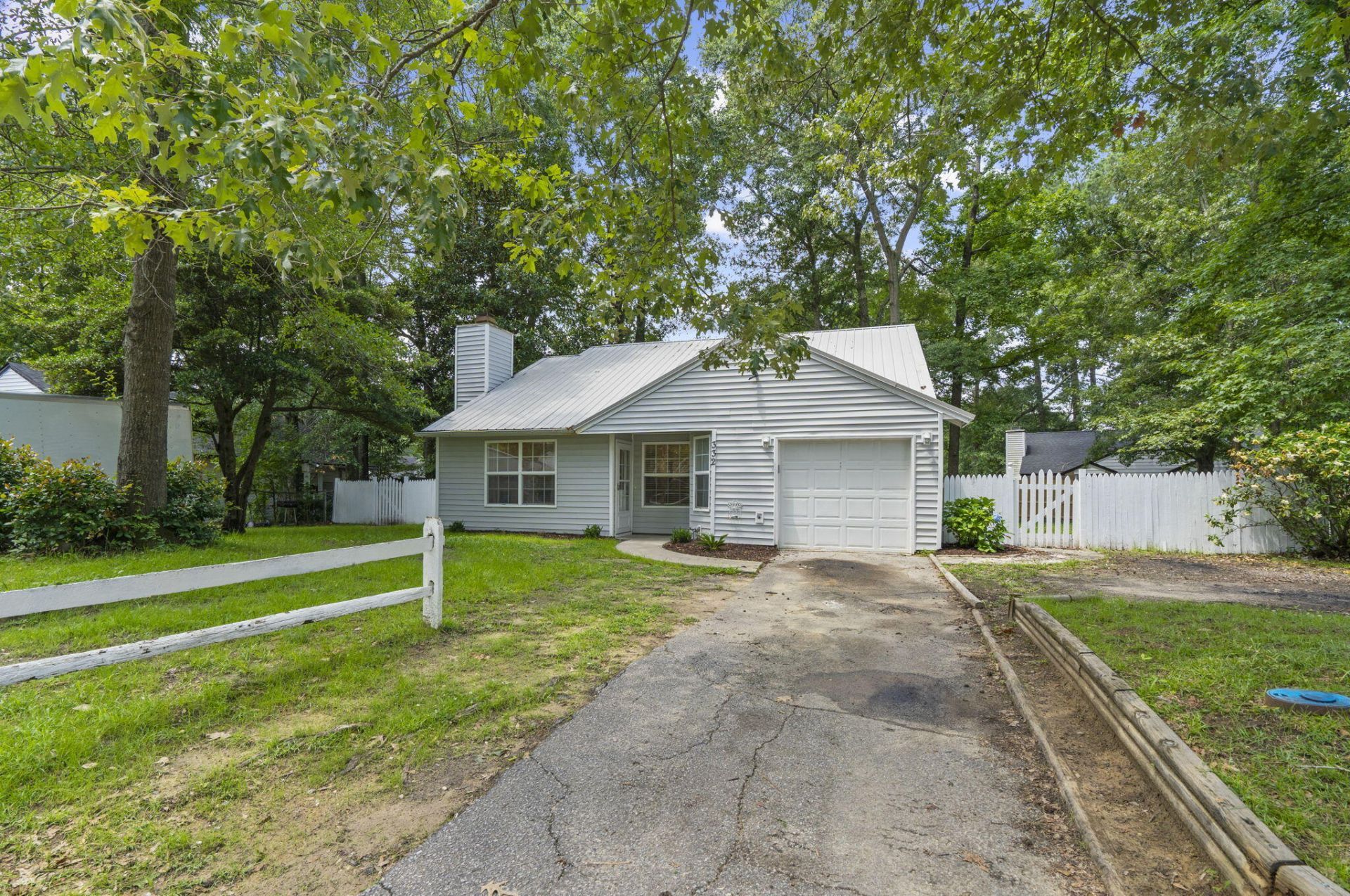 332 Macgregor Drive Photo 31