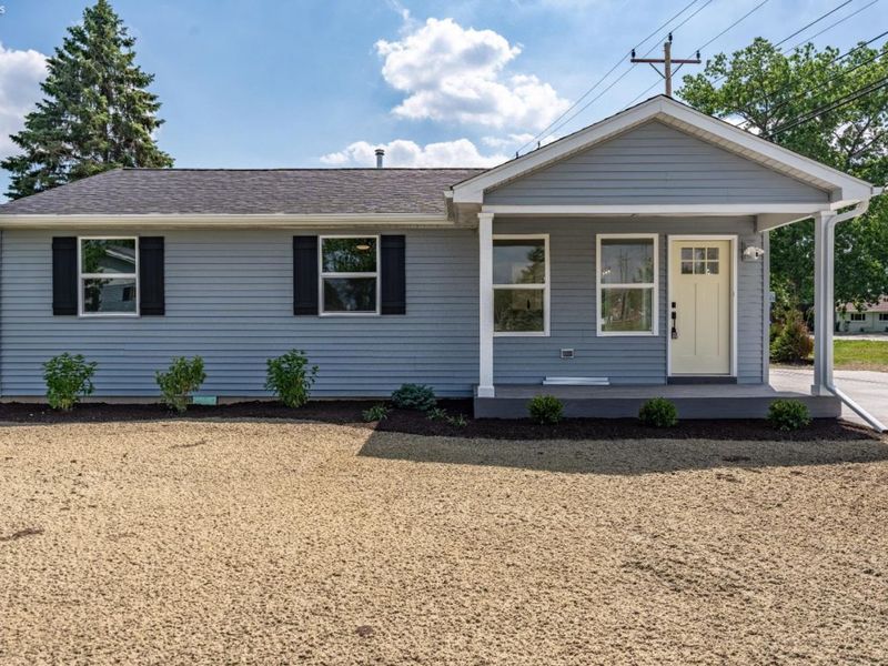 21 N Shawnee Drive, Port Clinton, OH 43452 Photo 1