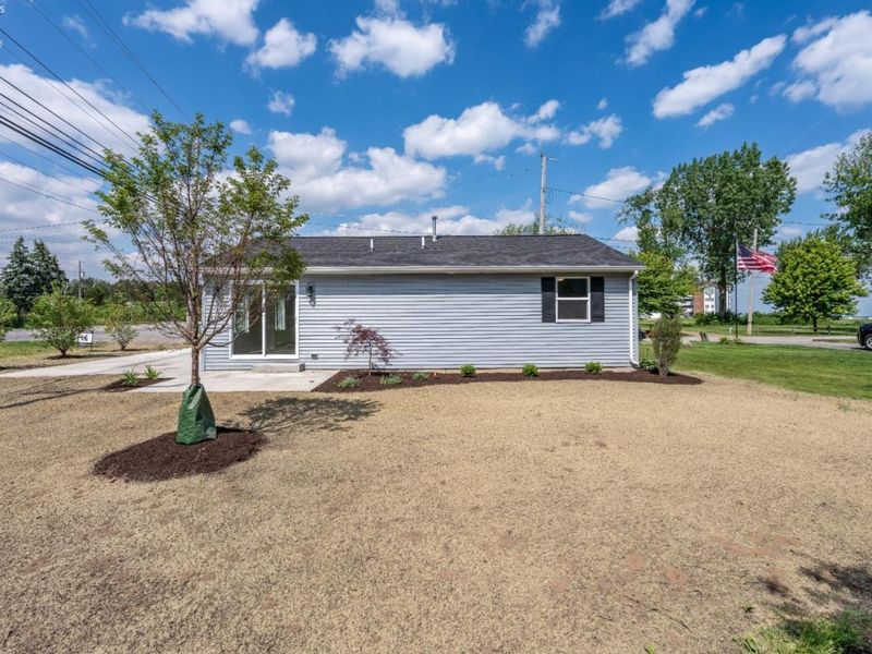 21 N Shawnee Drive, Port Clinton, OH 43452 Photo 11