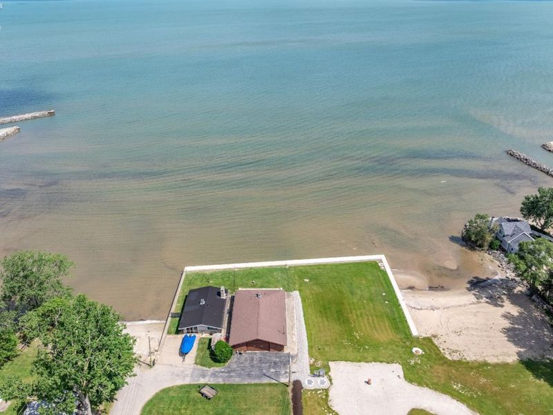 21 N Shawnee Drive, Port Clinton, OH 43452 Photo 8