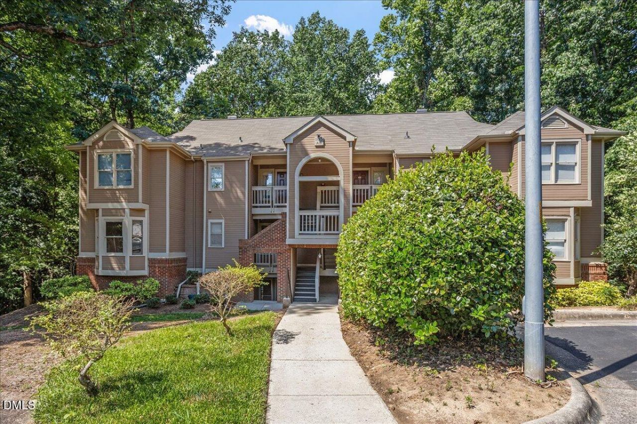 105 Marbury Court, Unit 1a, Cary, NC 27513 Main Photo