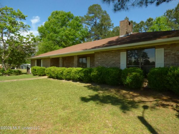 1056 Broken Arrow Lane, Summit, MS 39666