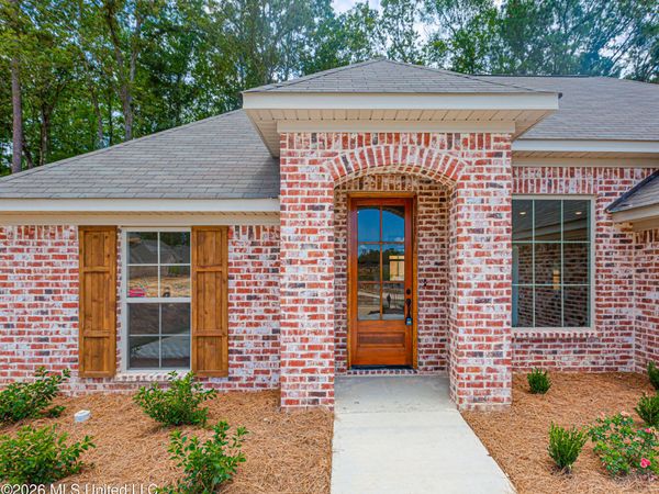 509 Silver Hill Drive, Pearl, MS 39208