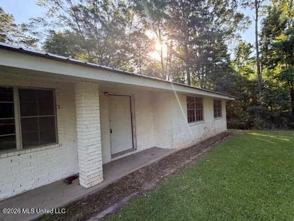 1690 New Salem Ne Road, McCall Creek, MS 39647