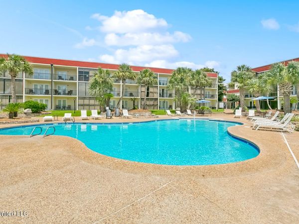 2046 Beach Boulevard, Biloxi, MS 39531