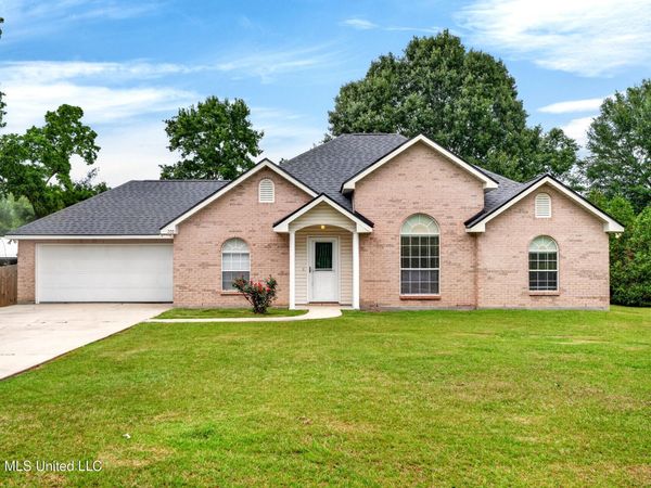 200 Glenwood Drive, Carriere, MS 39426
