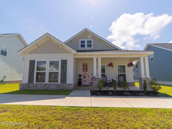 124 Everly Circle, Ocean Springs, MS 39564