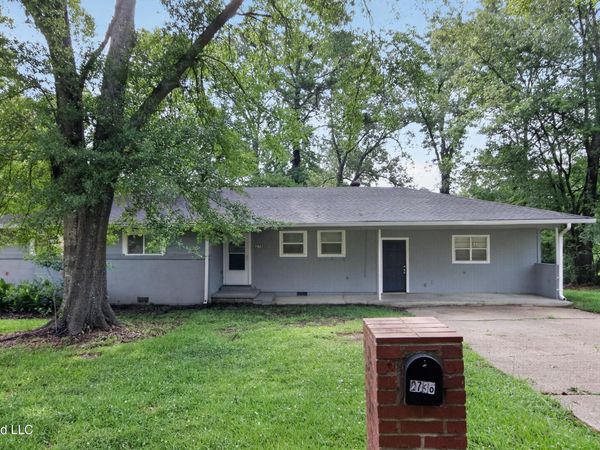 2738 Woodside Drive, Jackson, MS 39204