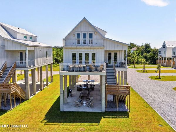126 5th Avenue, Pass Christian, MS 39571