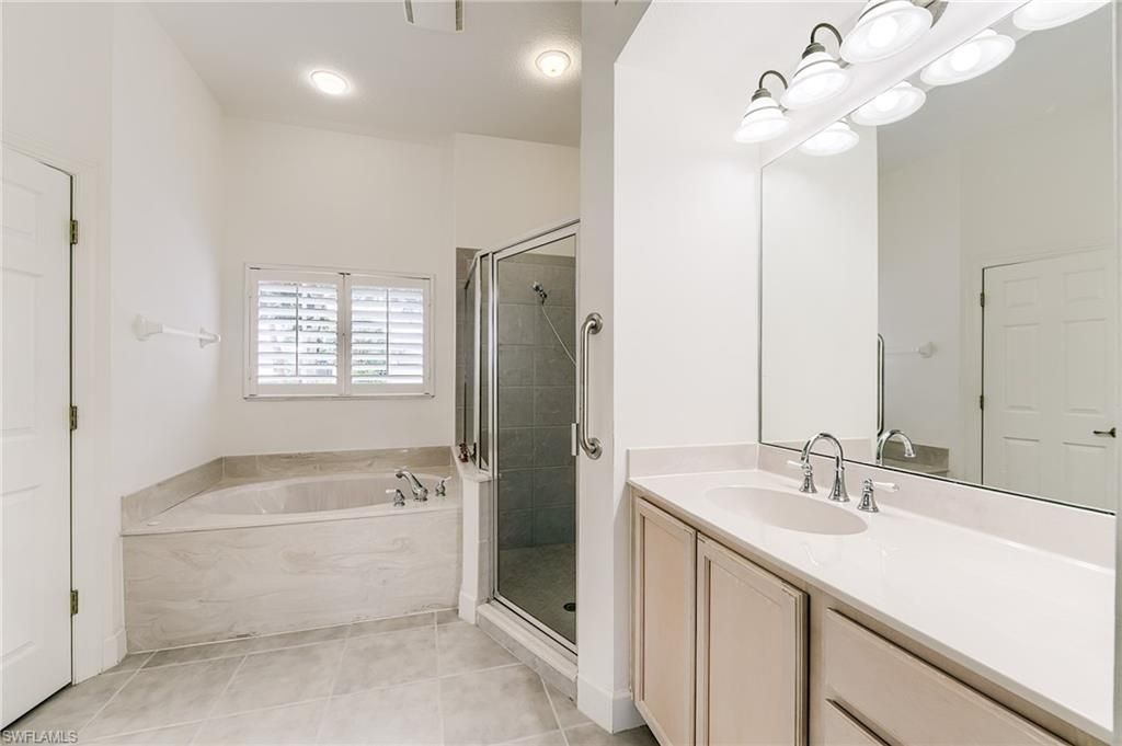 8864 New Castle Dr, Fort Myers, FL 33908 Photo