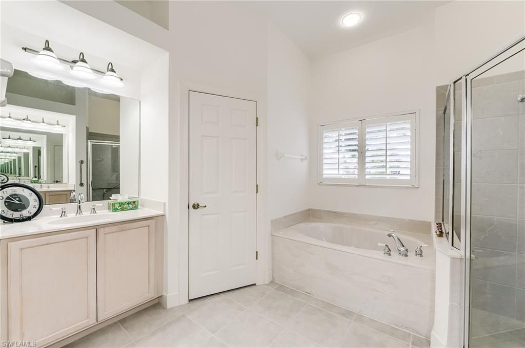8864 New Castle Dr, Fort Myers, FL 33908 Photo