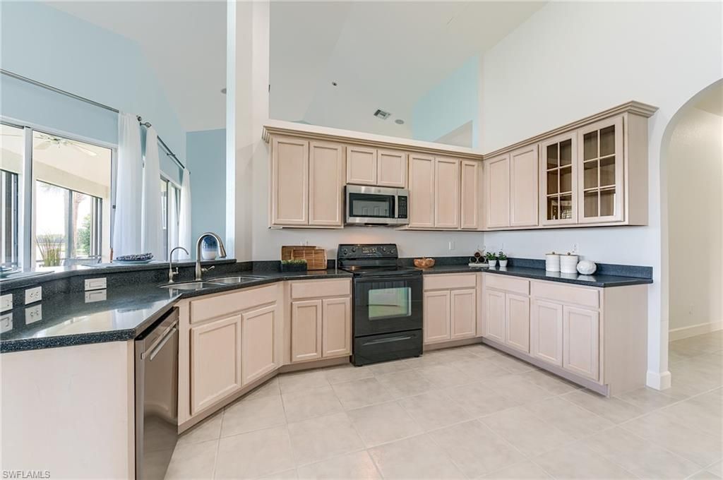 8864 New Castle Dr, Fort Myers, FL 33908 Photo